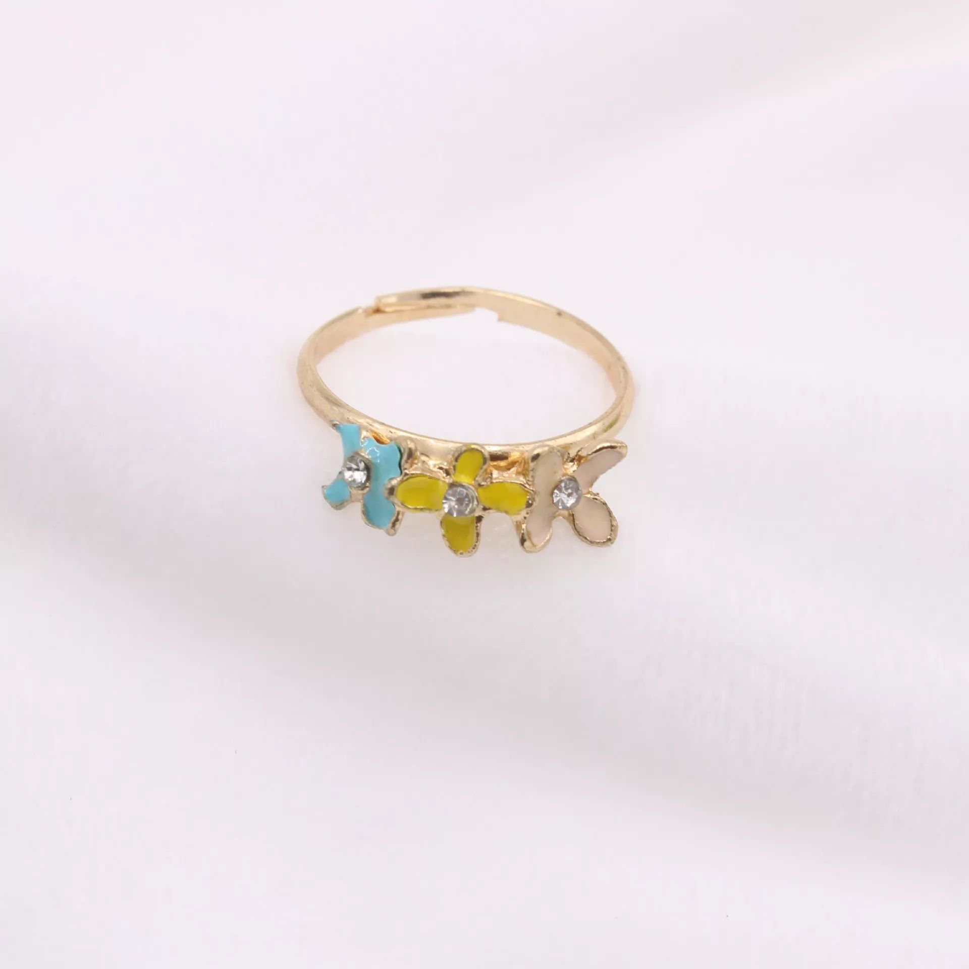 Accessories Small Refreshing Daisy Flower Rings Fashion Diamonds Dripping  Oil Yiwu Accessories Intended For Latest Daisy Flower Rings (View 16 of 25)