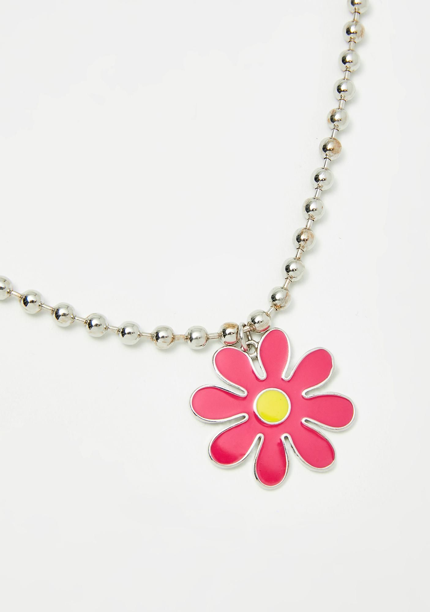 Sassyland Daisy Necklace Inside Recent Sparkling Daisy Flower Locket Element Necklaces (View 7 of 25)