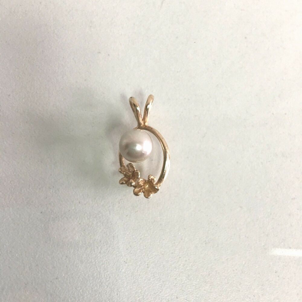 Vintage 14k Yellow Gold Floral Pendant / Charm With 6mm Cultured Pearl |  Ebay Intended For Newest Offset Freshwater Cultured Pearl Circle Necklaces (View 9 of 25)