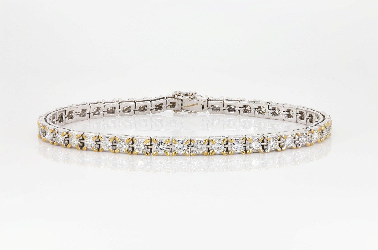 Diamond & Gold Straight Line Bracelet With Most Popular Round Brilliant Diamond Straightline Necklaces (View 19 of 25)