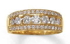25 Best Yellow Gold Diamond Anniversary Rings